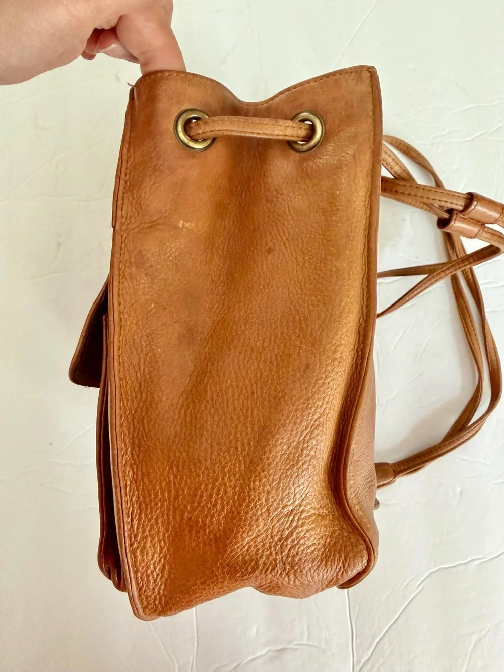 Fossil Vintage Cognac Leather Drawstring Bucket Backpack Purse Bag Key Zipper